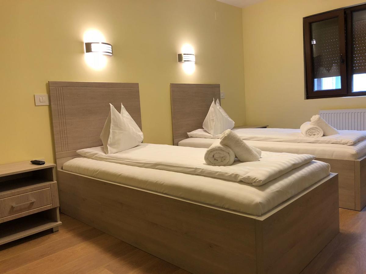 Vila Toscana Тимишоара Экстерьер фото