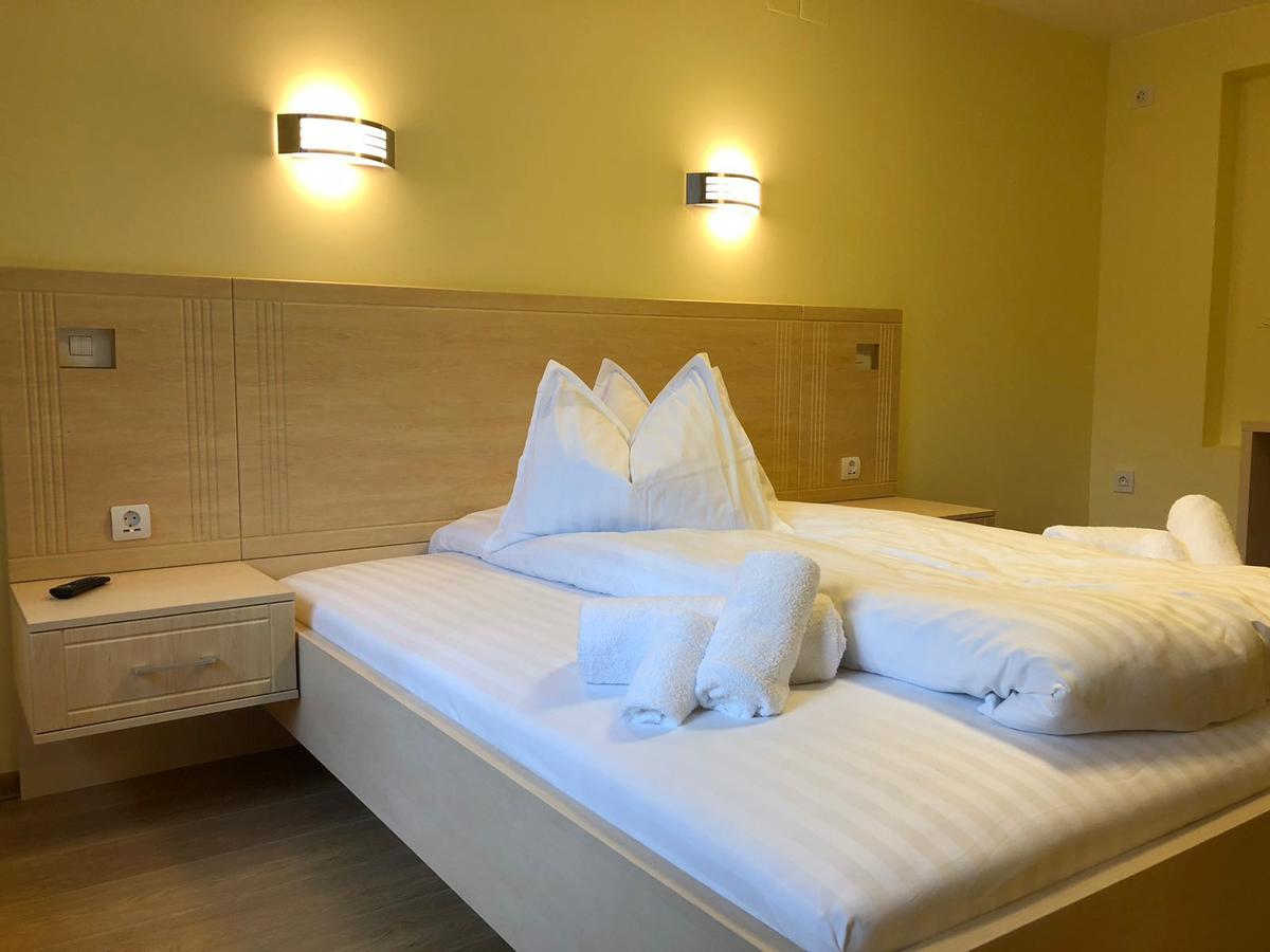 Vila Toscana Тимишоара Экстерьер фото